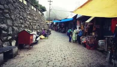 Discovering Mall Road in Kasauli: Where Charm Meets Scenic Beauty